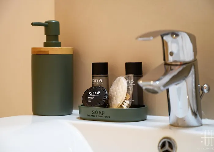 Cosy - 100m Gare De - Ideal Тур